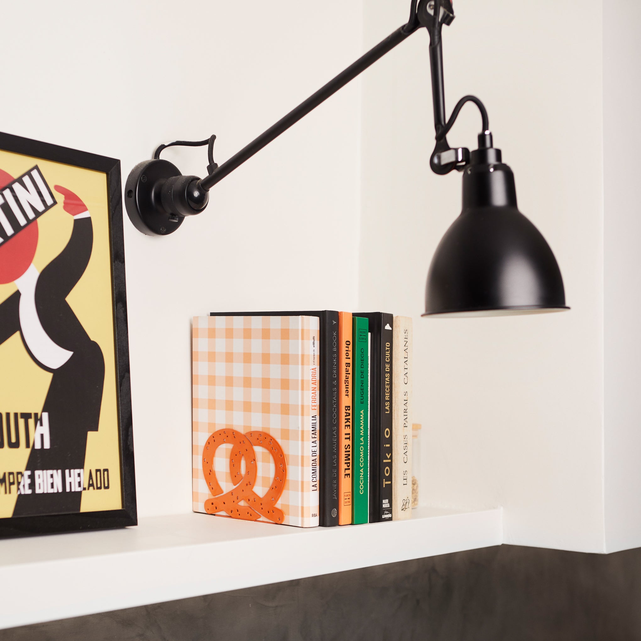 Pretzel Single Bookend - Image 2