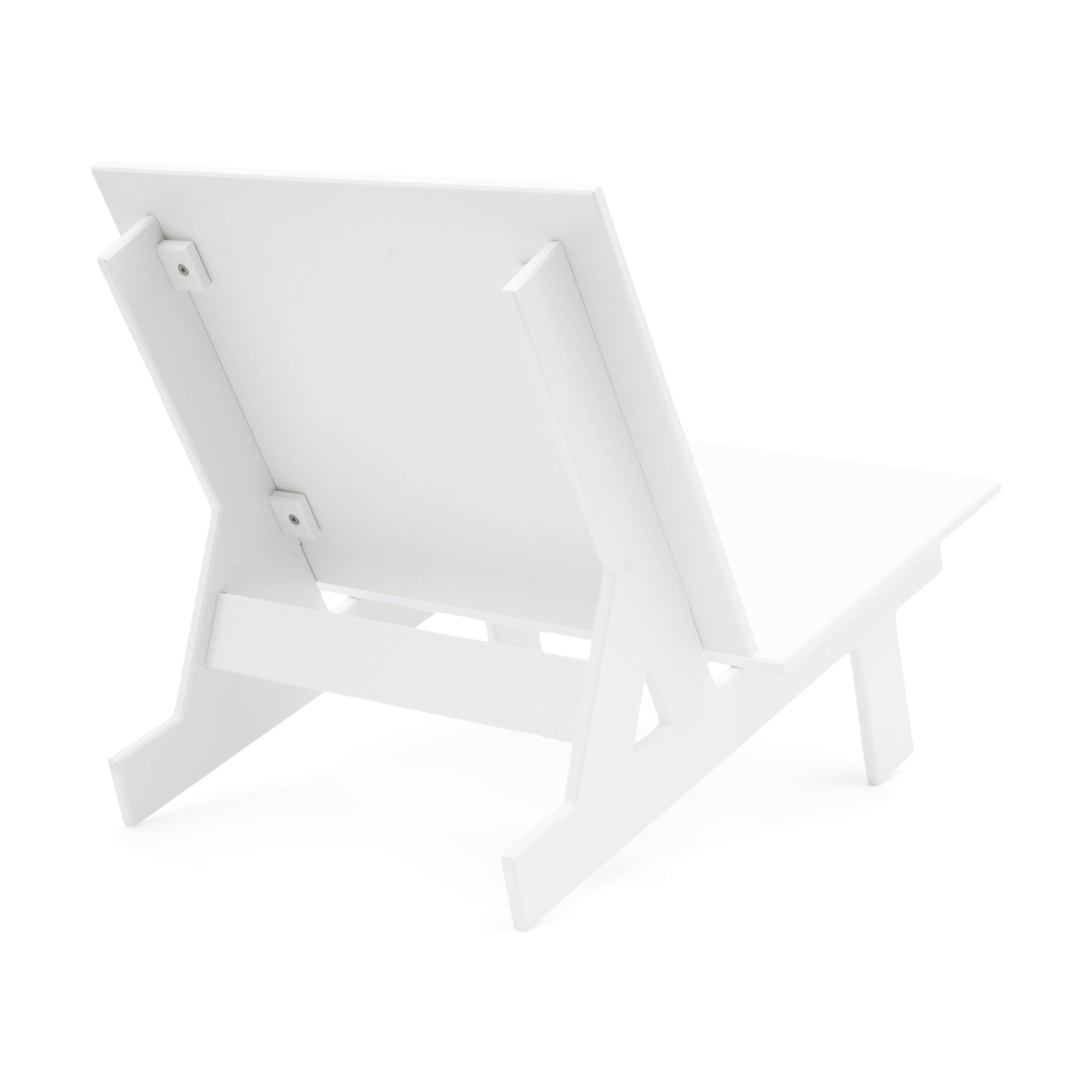Taavi Outdoor Lounge Chair in Recycled Plastic - Image 3