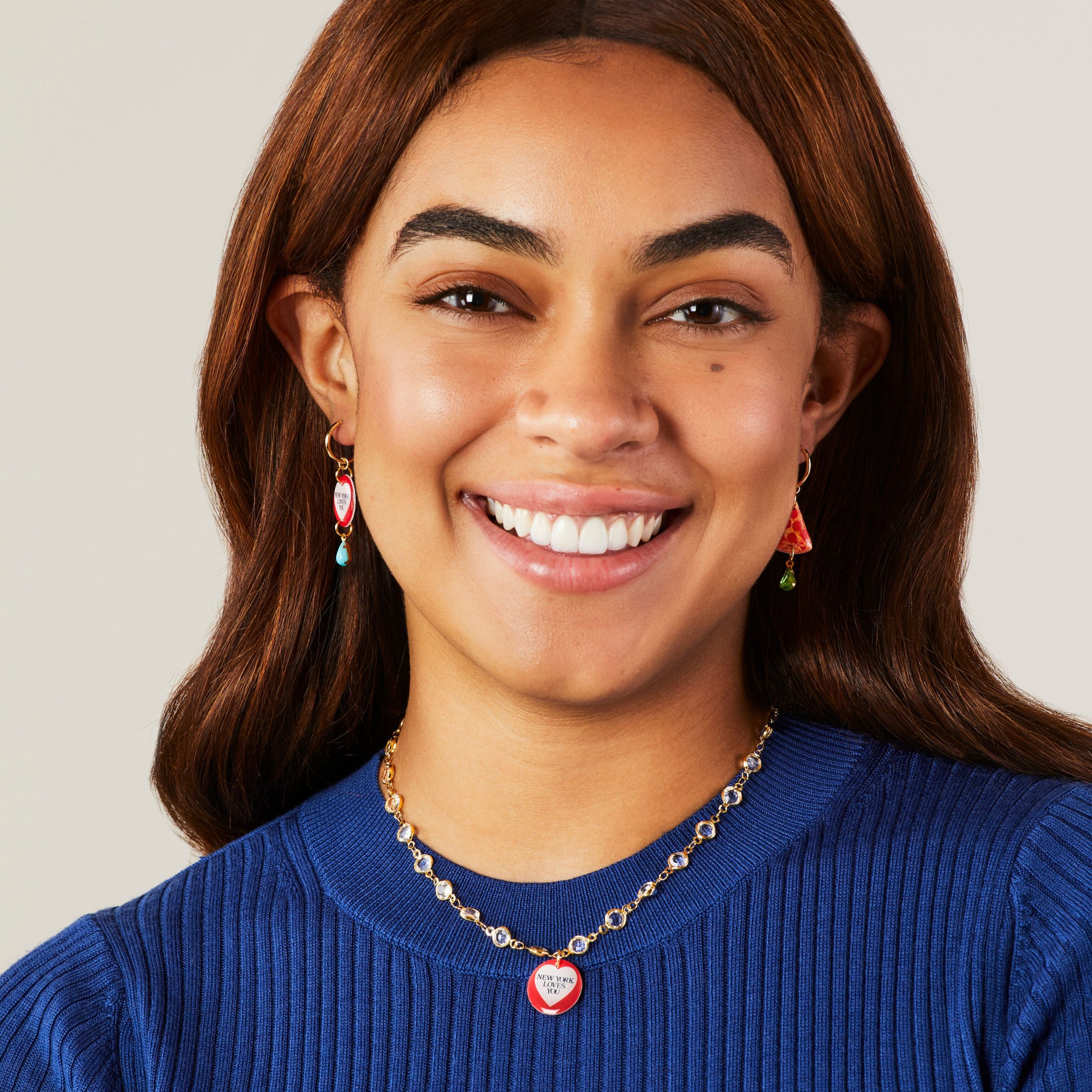 Haricot Vert Small Hoop Earrings with NYC Icon Charms - NY/ Pizza - Image 2