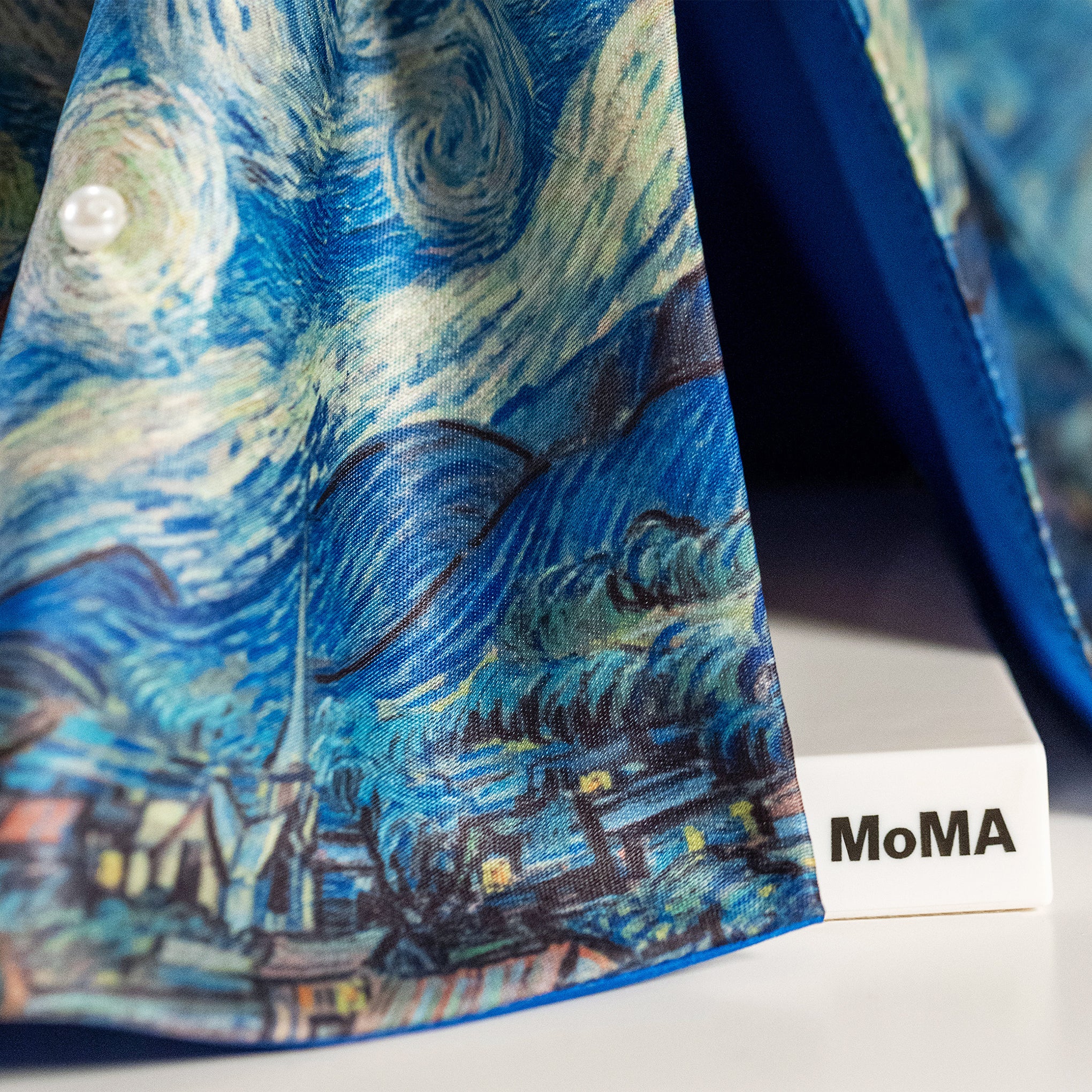 Barbie x MoMA Vincent van Gogh The Starry Night Collectible Doll - Image 4