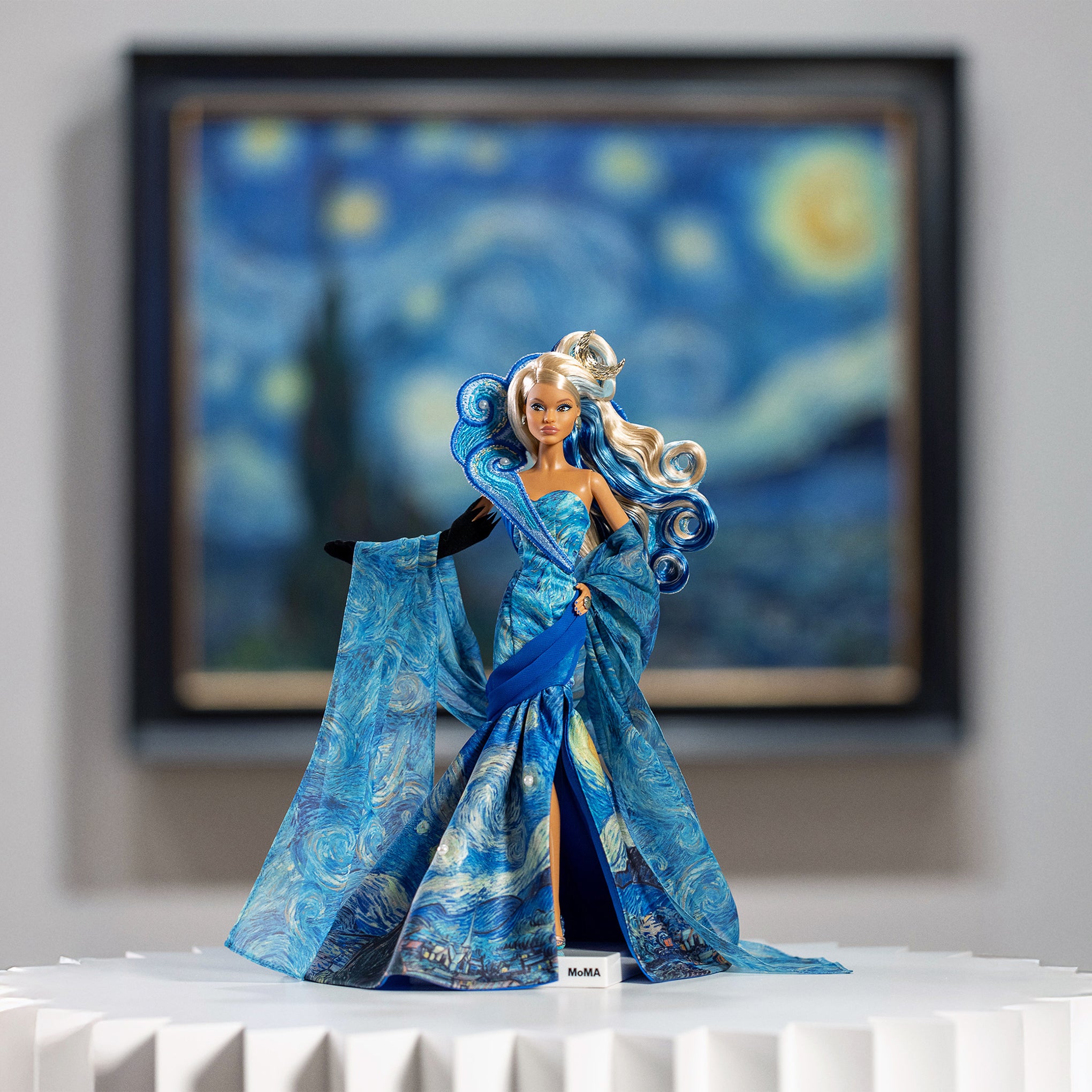 Barbie x MoMA Vincent van Gogh The Starry Night Collectible Doll - Image 5