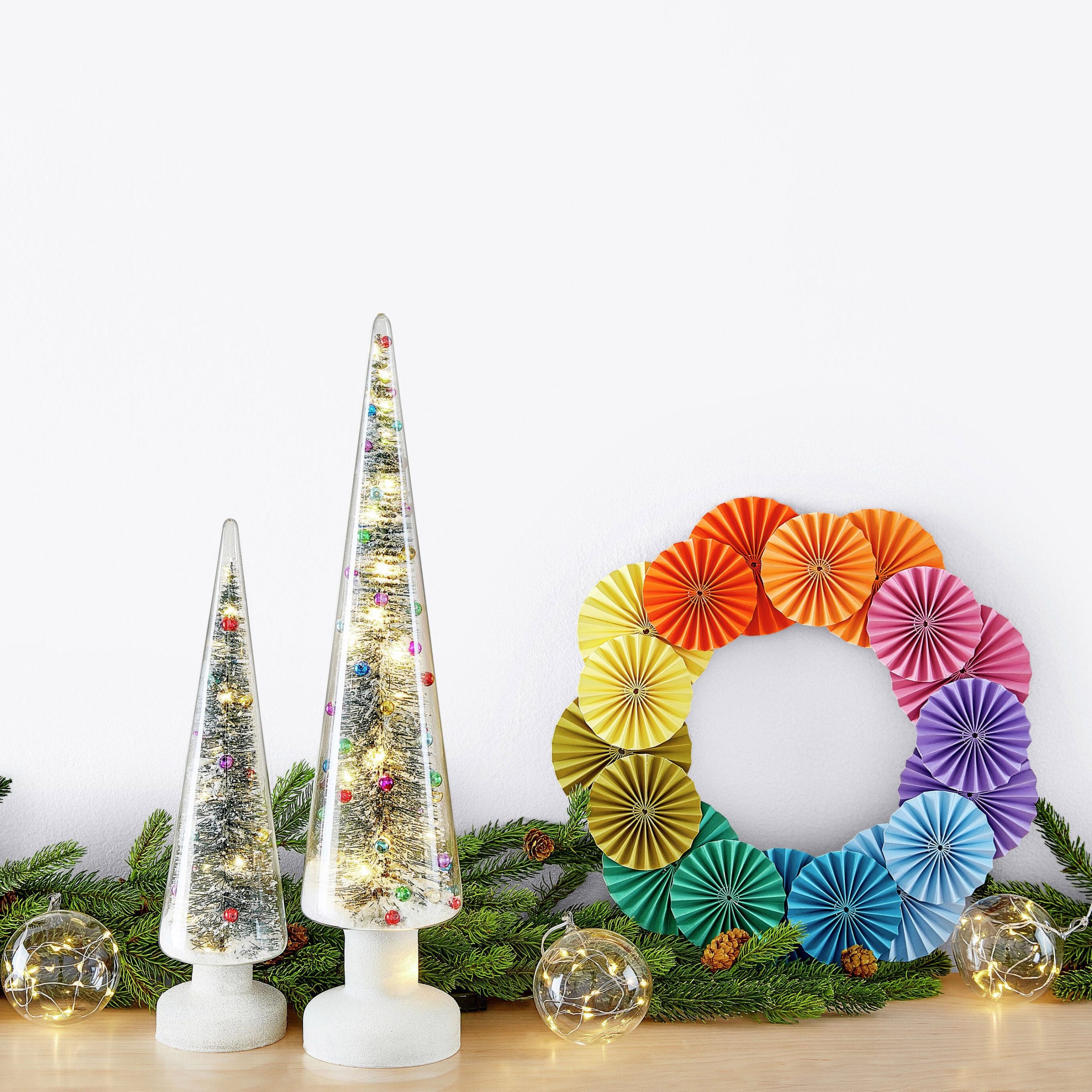 Colorful Fan Wreath - Image 4