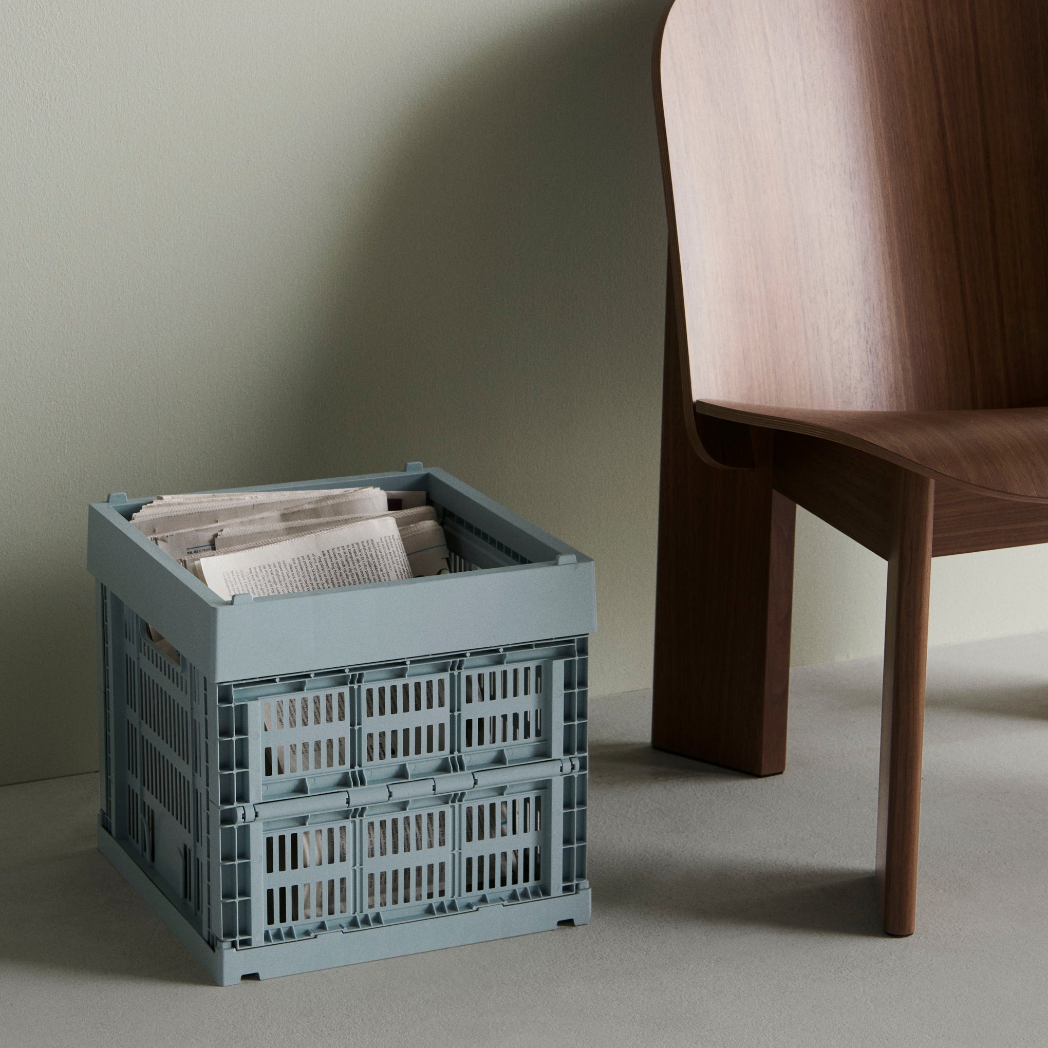 HAY Recycled Plastic Collapsible Color Crate - Off White - Image 12