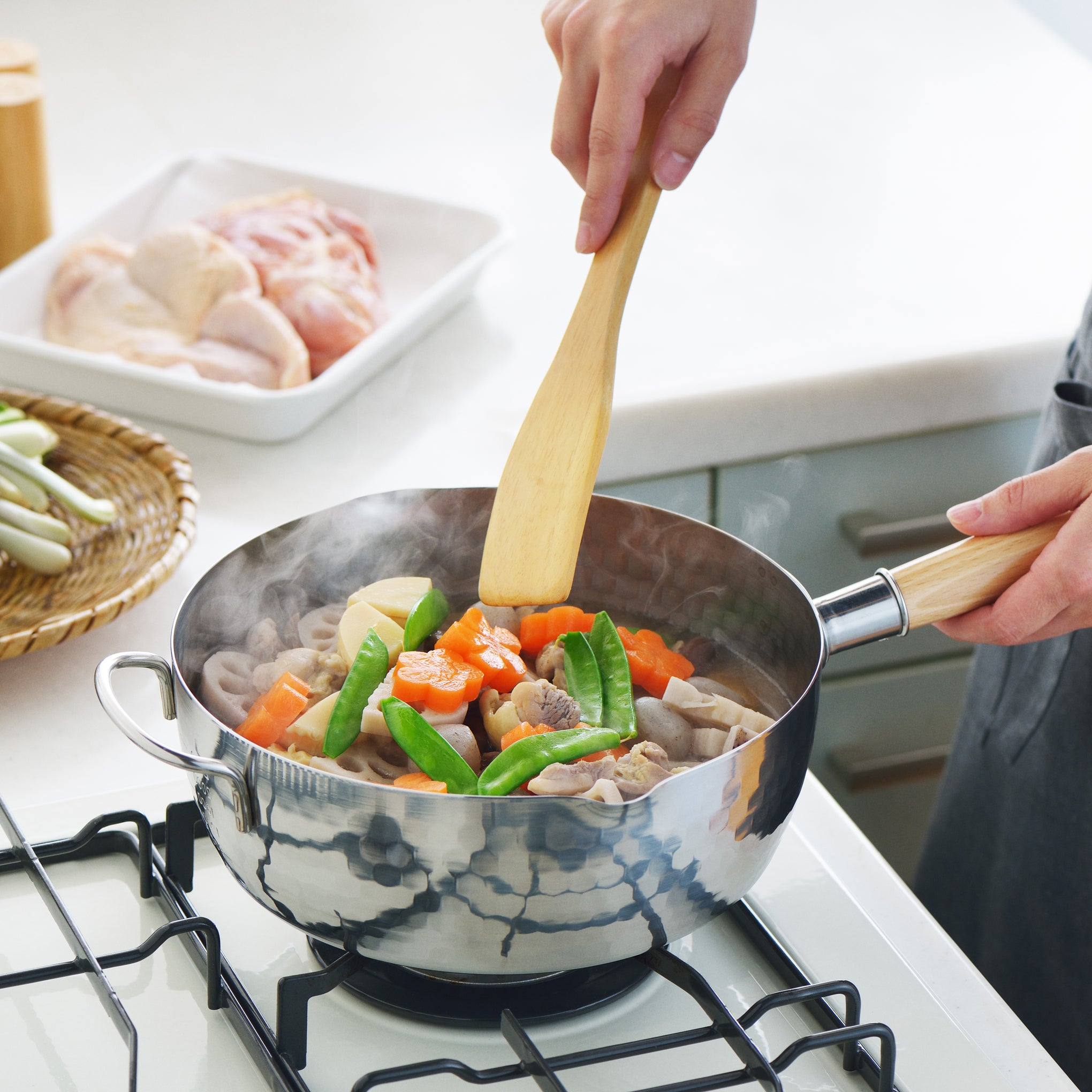 Yukihira Pot with Lid - Image 4