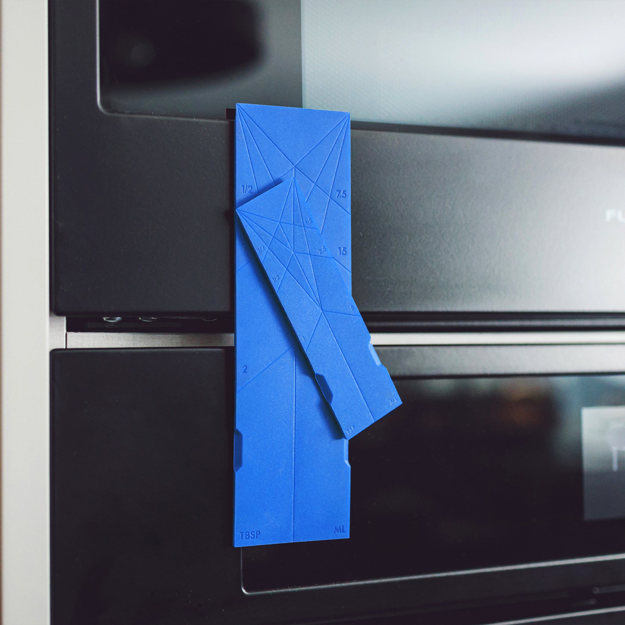 Polygons Magnetic Measuring Spoons - Set of 2 - Image 6