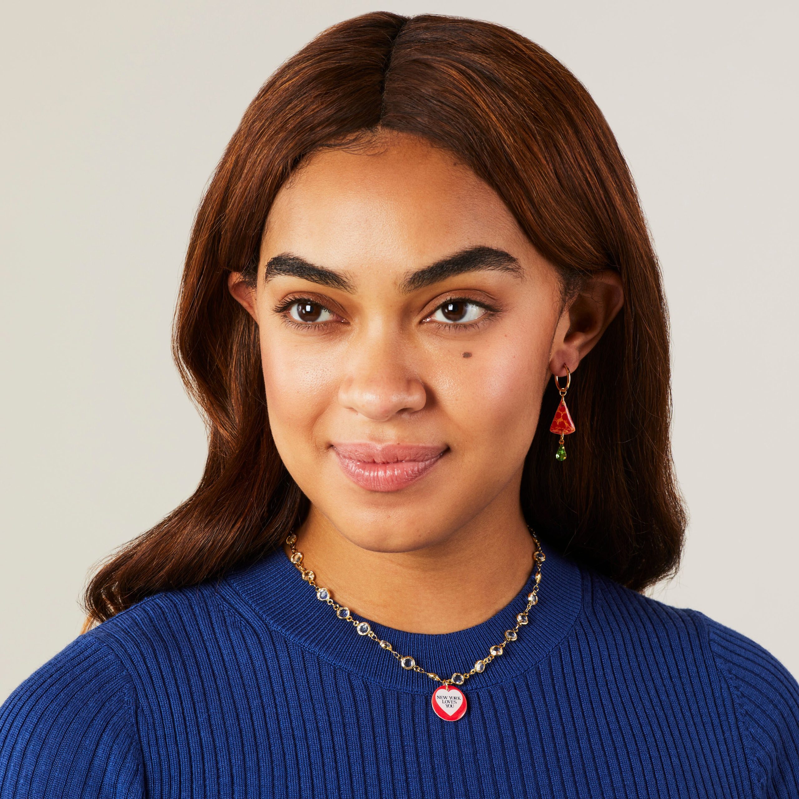 Haricot Vert Small Hoop Earrings with NYC Icon Charms - NY/ Pizza - Image 4