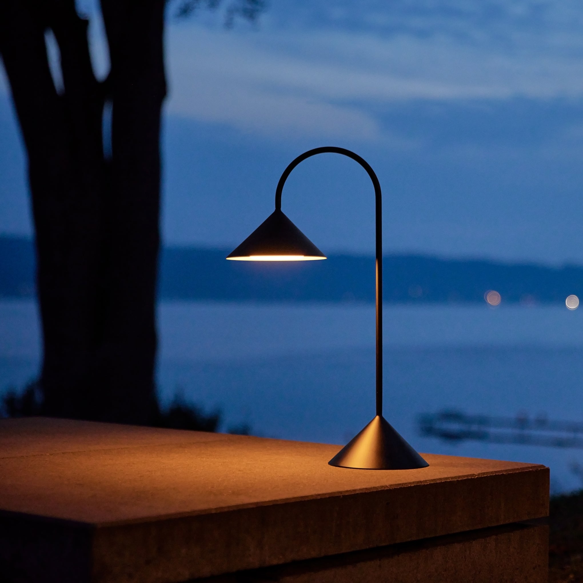 Grasp Portable Table Lamp - Image 4