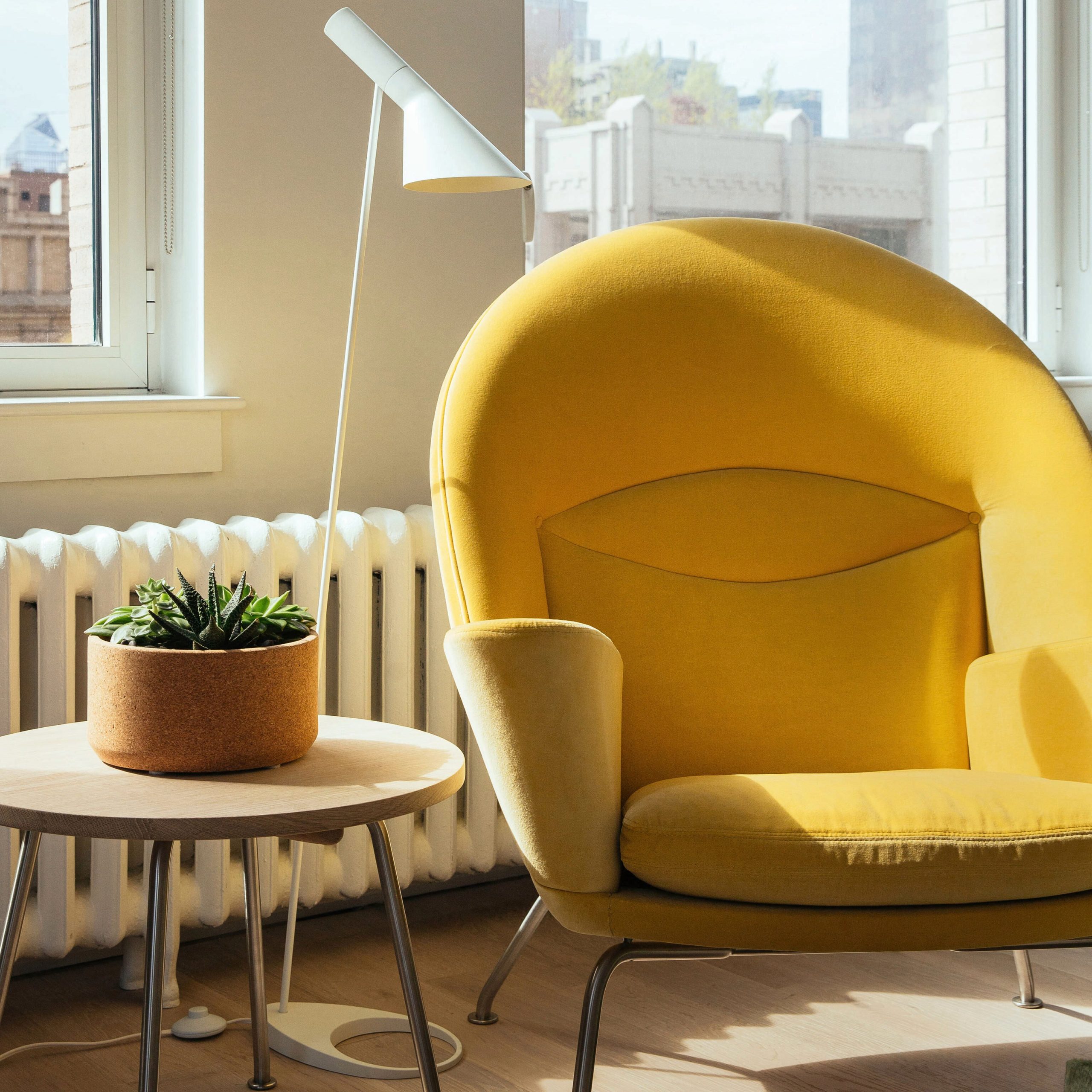 AJ Floor Light - White - Image 2